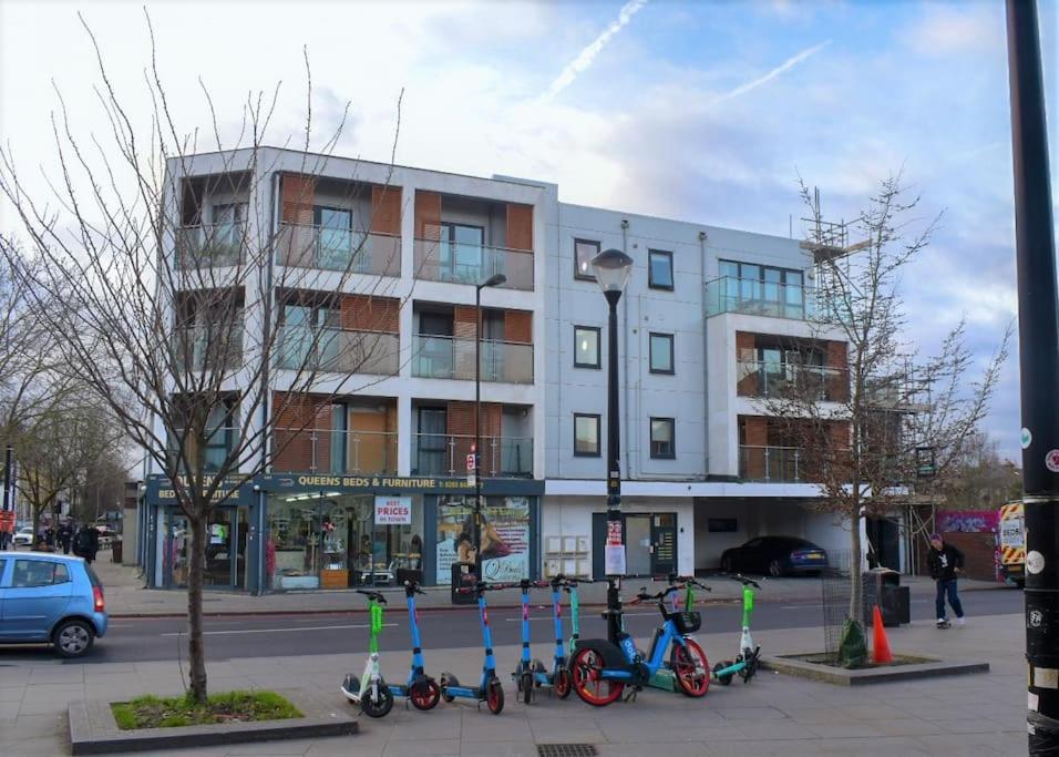 Апартаменты Stylish Peckham 10 Seconds From Station Лондон