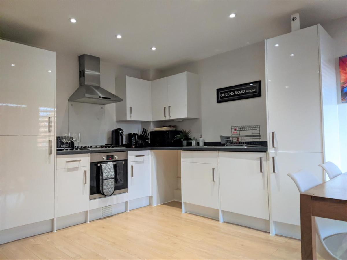 Stylish Peckham 10 Seconds From Station Апартаменты Лондон